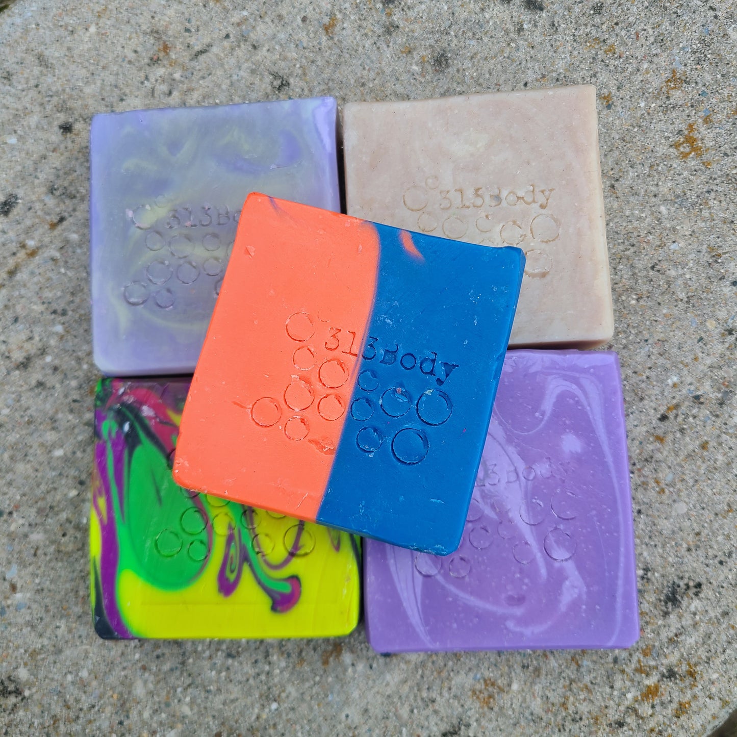 Monthly Mystery Subscription Bubble Bag.... Who doesn't love a good MYSTERY!?!